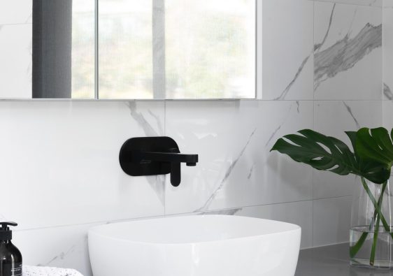 Salle de bain : créez un espace de bien-être en faisant appel à des professionnels de la rénovation