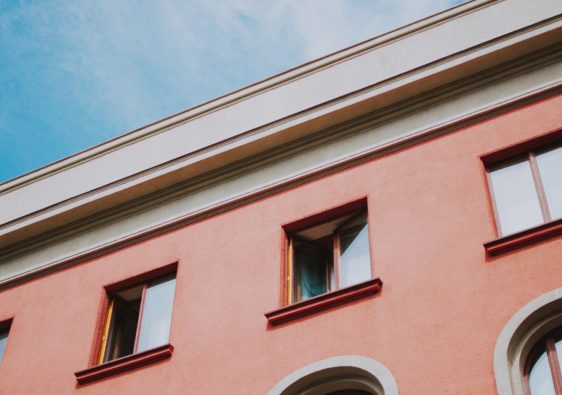 Comment choisir la bonne couleur de peinture pour votre façade