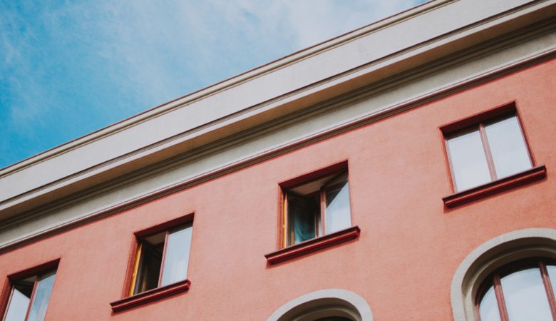 Comment choisir la bonne couleur de peinture pour votre façade