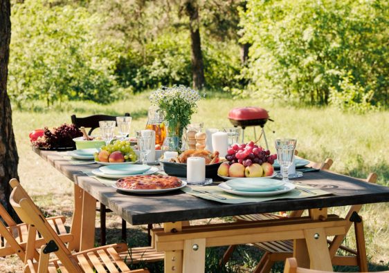 Quel modèle de table de jardin choisir pour votre extérieur ?